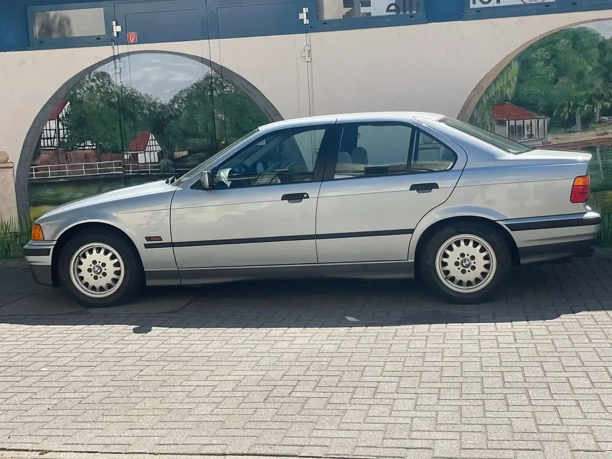 Gebraucht BMW 325 191 PS (140 kW) 1994 Silber Limousine