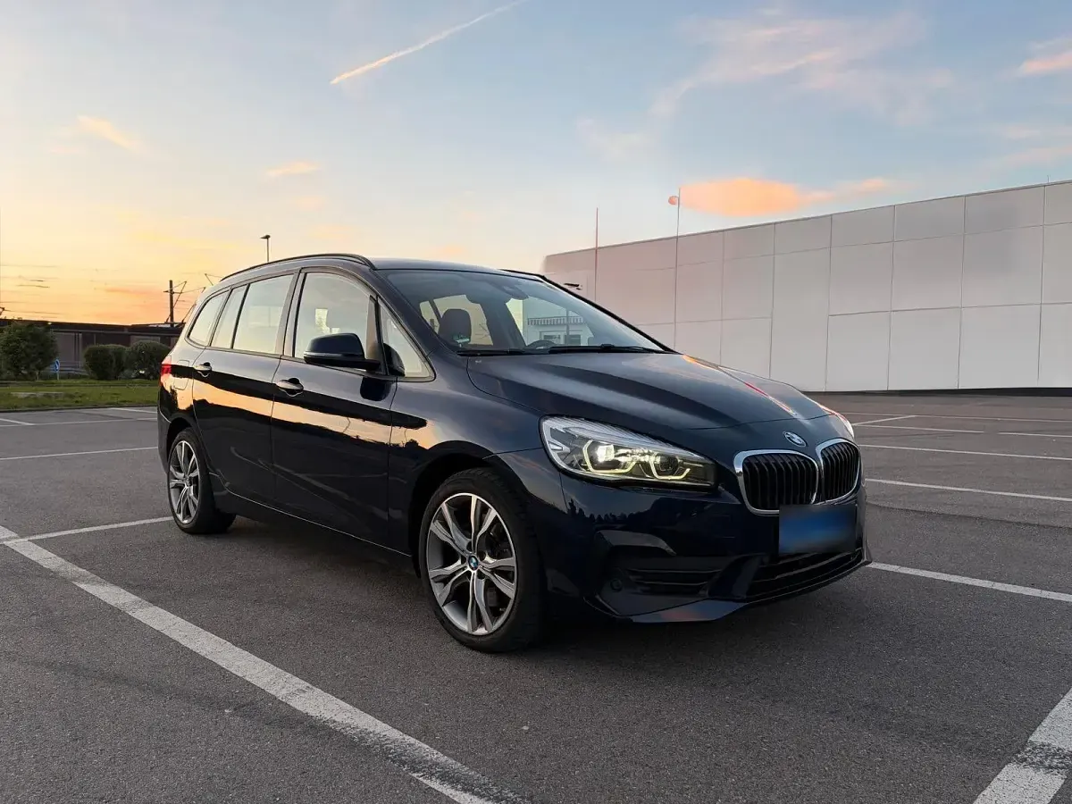 Gebraucht BMW 220 Gran Tourer 190 PS (139 kW) 2019 Blau Van / Kleinbus