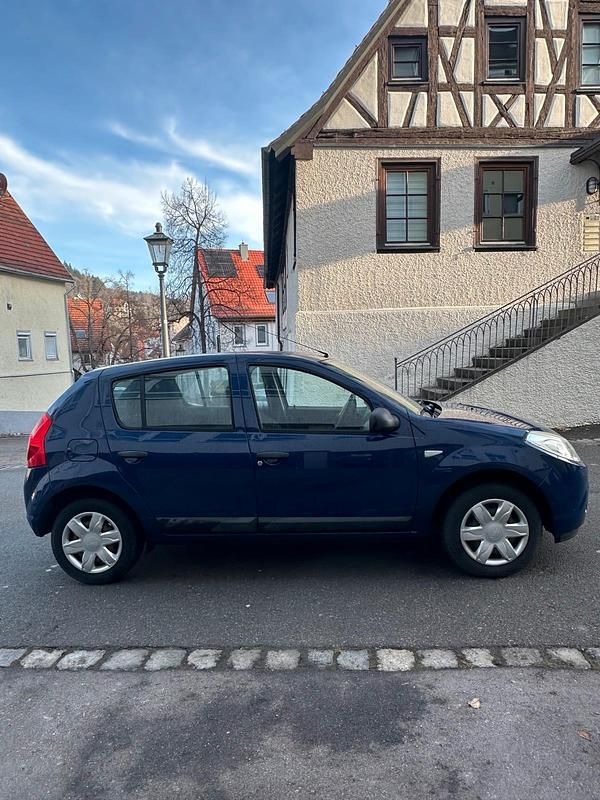 Gebraucht Dacia Sandero 75 PS (55 kW) 2009 Blau Kleinwagen