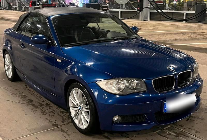 Blau Gebraucht 2010 BMW 118 Cabriolet M Sport Cabrio | 4.850 € (Superpreis) - Bild 1/4