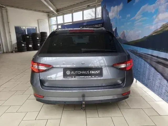 Gebraucht Skoda Superb Ambition 200 PS (147 kW) 2023 Grau metallic Kombi