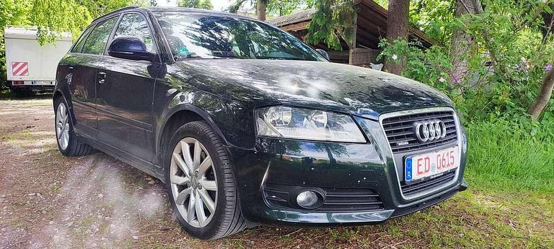 Tiefgrün perleffekt Gebraucht 2009 Audi A3 Kombi | 7.990 € (Fairer Preis) - Bild 1/4