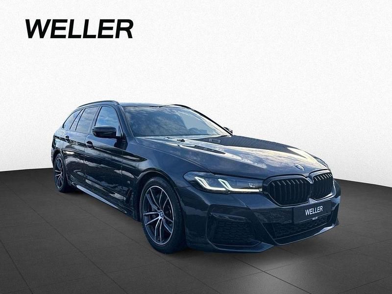 Gebraucht BMW 530 Performance 286 PS (210 kW) 2022 Sophistograu (grau) Kombi