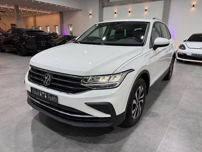 Gebraucht VW Tiguan Active 150 PS (110 kW) 2022 Weiß SUV