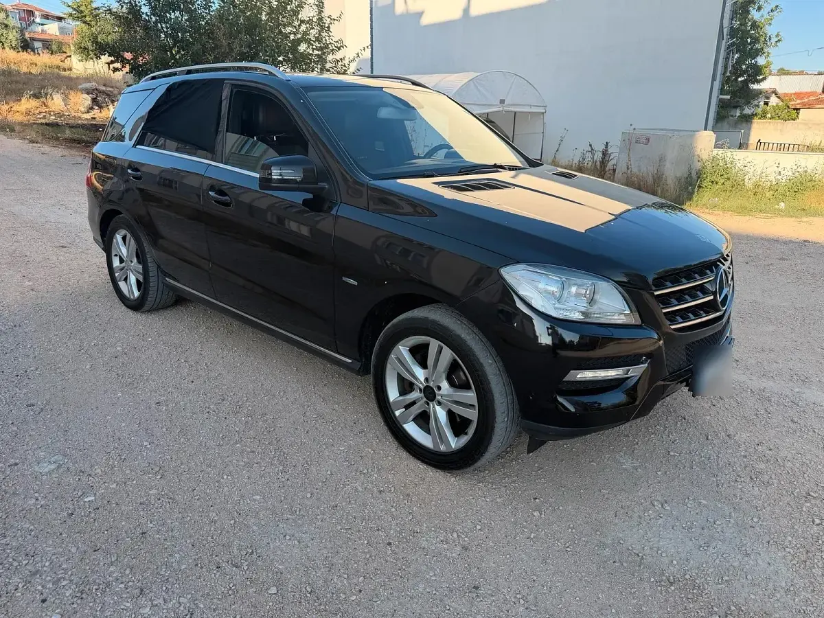 Gebraucht Mercedes ML250 205 PS (150 kW) 2012 Schwarz SUV