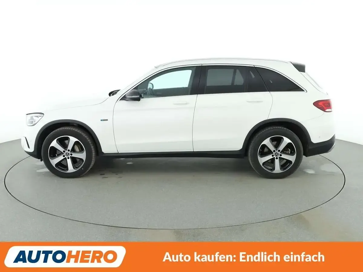 Gebraucht Mercedes GLC300e 320 PS (235 kW) 2020 Polarweiss SUV