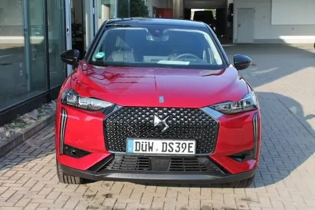Gebraucht DS Automobiles DS3 Crossback E-Tense Opera 114 kW (156 PS) 2023 Rot SUV