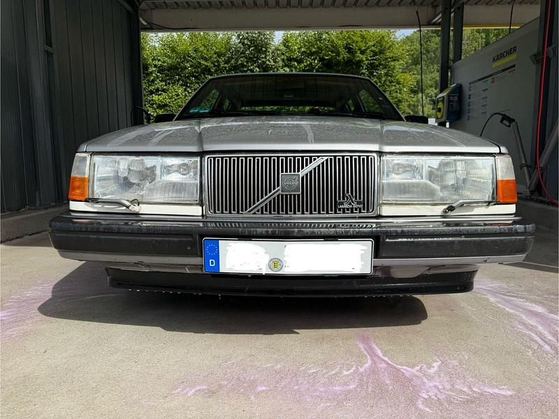 Grau Gebraucht 1991 Volvo 940 Limousine | 3.900 € - Bild 1/4