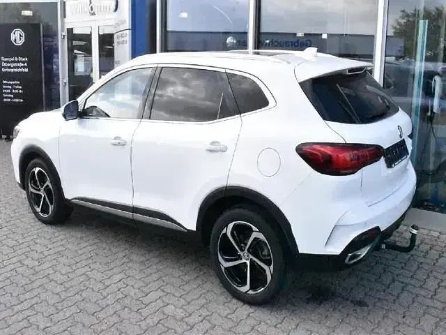 Używany MG HS Luxury 162 KM (119 kW) 2024 Biały SUV