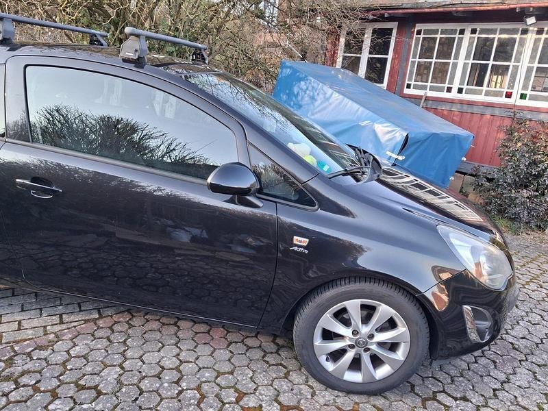 Gebraucht Opel Corsa Active 101 PS (74 kW) 2013 Schwarz Kleinwagen