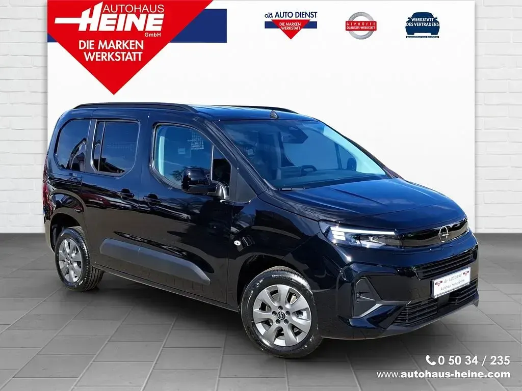 Neu Opel Combo Life Style 102 PS (75 kW) 2026 Schwarz Van / Kleinbus