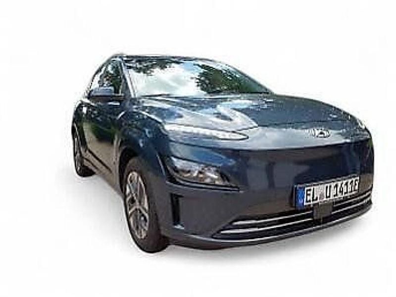 Gebraucht Hyundai Kona Select 100 kW (136 PS) 2022 Teal blue / met SUV