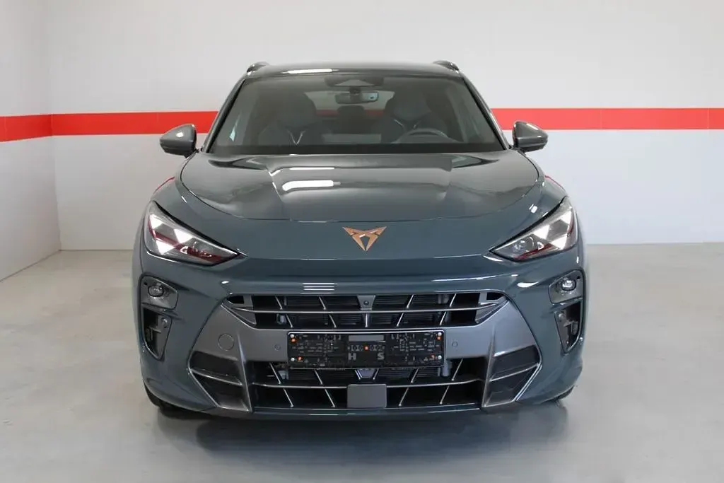 Neu Cupra Terramar 272 PS (200 kW) 2026 Blau SUV