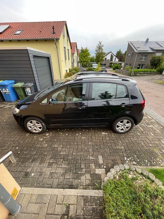 Schwarz Gebraucht 2009 VW Golf Plus Cross Highline Van / Kleinbus | 6.000 € (Fairer Preis) - Bild 1/4