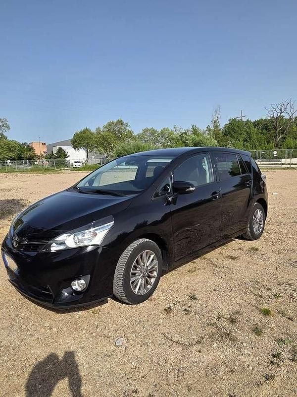 Gebraucht Toyota Verso Edition-S 147 PS (108 kW) 2017 Van / Kleinbus