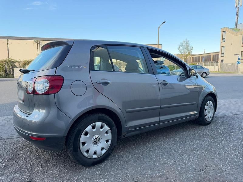 Second-hand VW Golf V 105 CP (77 kW) 2007 Hatchback