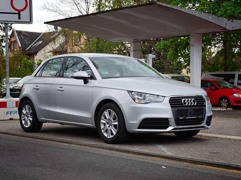Gebraucht Audi A1 Attraction 122 PS (89 kW) 2013 Eissilber metallic Kleinwagen