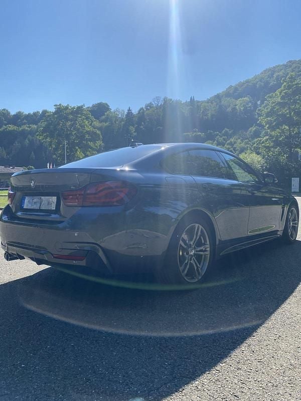 Grau Gebraucht 2020 BMW 430 M Sport Coupé | 34.990 € (Etwas zu teuer) - Bild 1/4