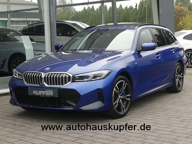 Portimaoblau Gebraucht 2024 BMW 330e Performance Kombi | 48.500 € (Etwas zu teuer) - Bild 1/4