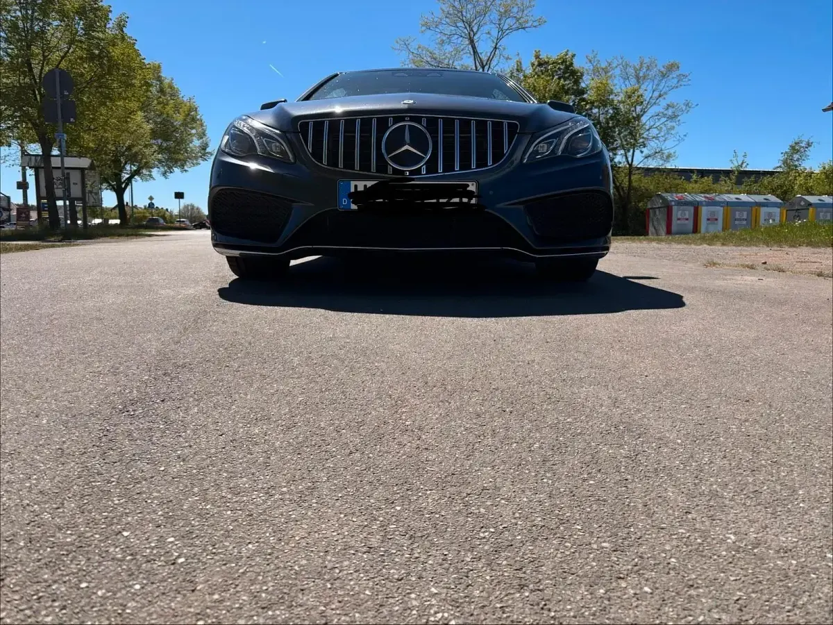 Gebraucht Mercedes E350 306 PS (225 kW) 2026 Grau Limousine