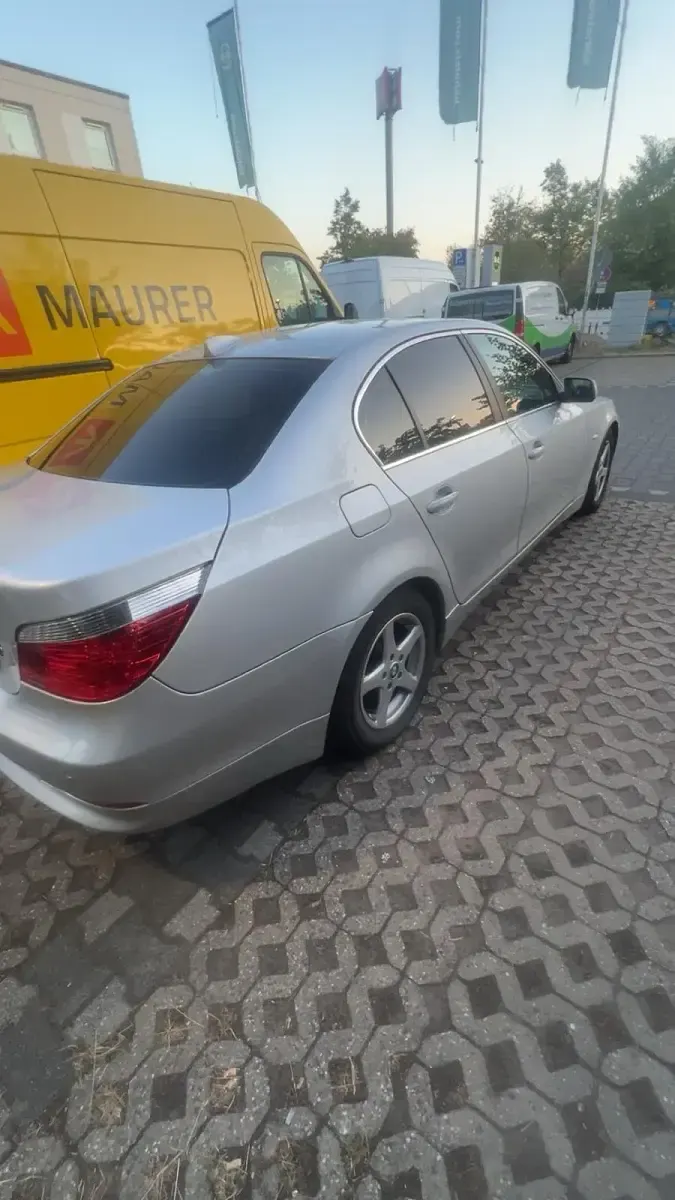 Gebraucht BMW 525 177 PS (130 kW) 2004 Grau Limousine