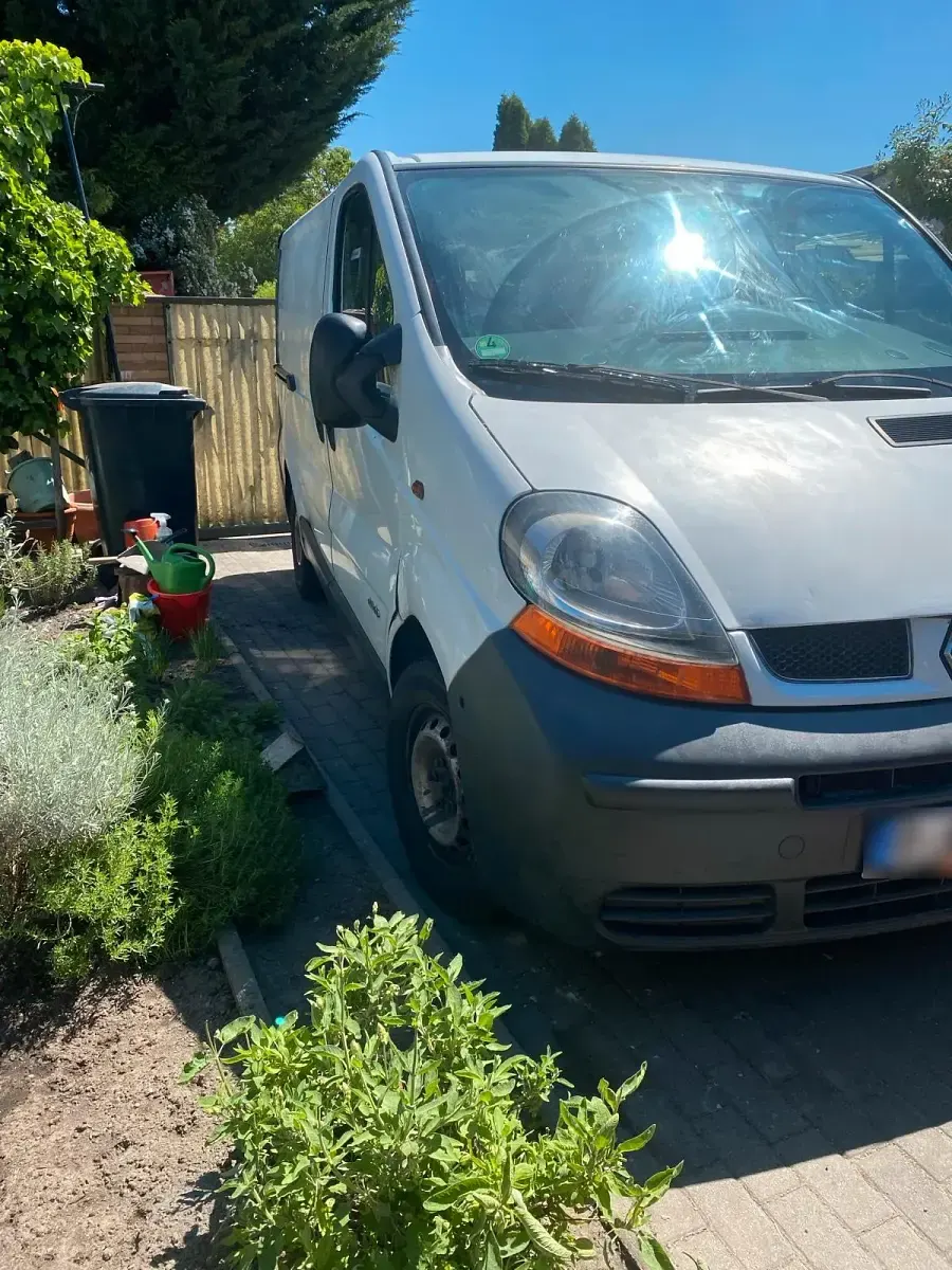 Gebraucht Renault Trafic 80 PS (58 kW) 2004 Weiß Van / Kleinbus