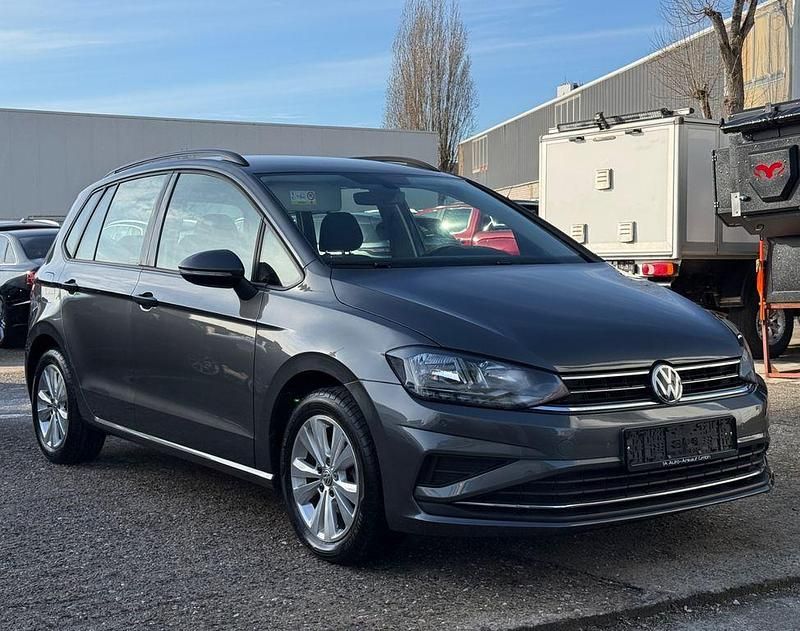 Gebraucht VW Golf Comfortline 110 PS (80 kW) 2018 Grau SUV