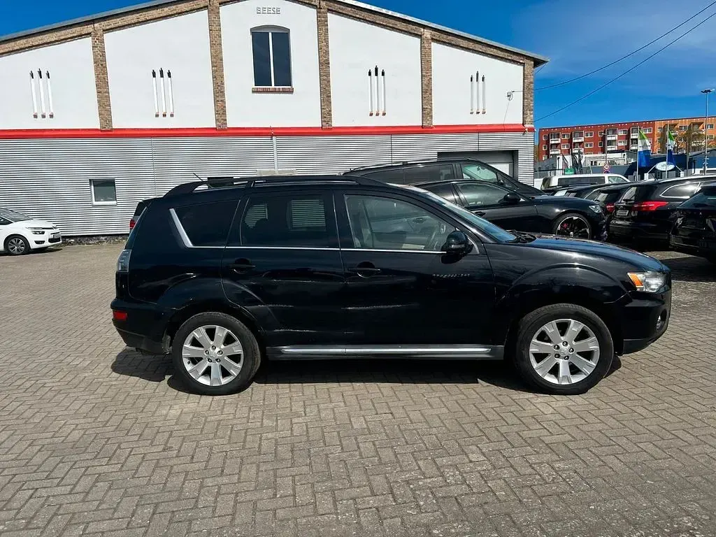 Gebraucht Mitsubishi Outlander Instyle 156 PS (114 kW) 2011 Schwarz SUV