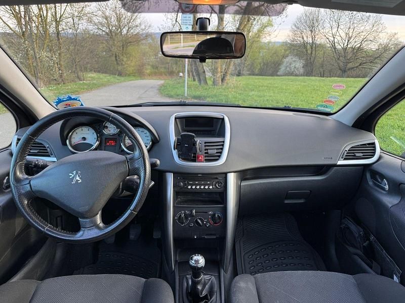 Gebraucht Peugeot 207 95 PS (69 kW) 2008 Blau Limousine