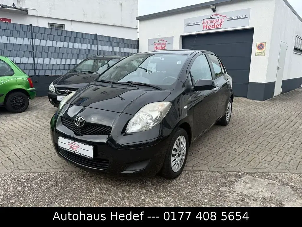 Gebraucht Toyota Yaris 69 PS (50 kW) 2011 Schwarz Kleinwagen
