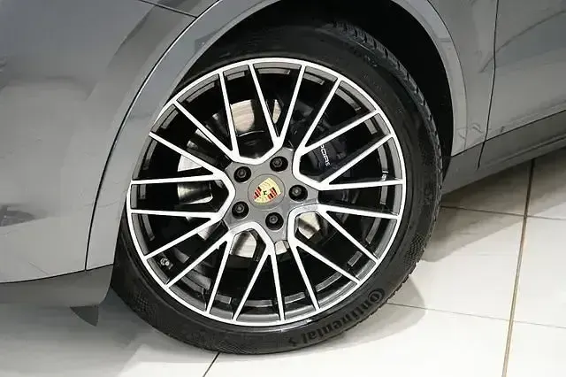 Gebraucht Porsche Cayenne 462 PS (339 kW) 2021 Grau SUV