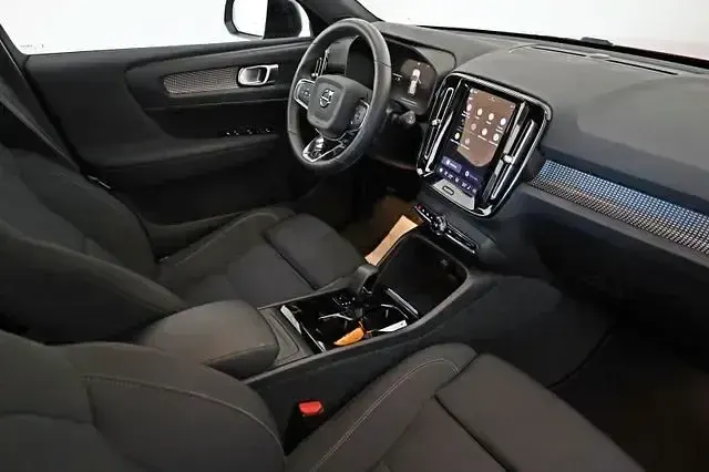 Gebraucht Volvo XC40 Plus 169 kW (231 PS) 2022 Rot SUV