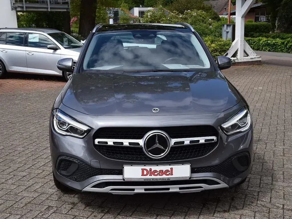 Gebraucht Mercedes GLA200 Style 150 PS (110 kW) 2022 Grau SUV