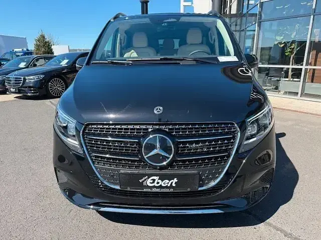 Gebraucht Mercedes V250 190 PS (139 kW) 2025 Schwarz Van / Kleinbus
