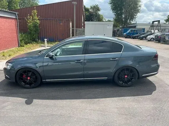 Gebraucht VW Passat Highline 160 PS (117 kW) 2011 Grau Limousine