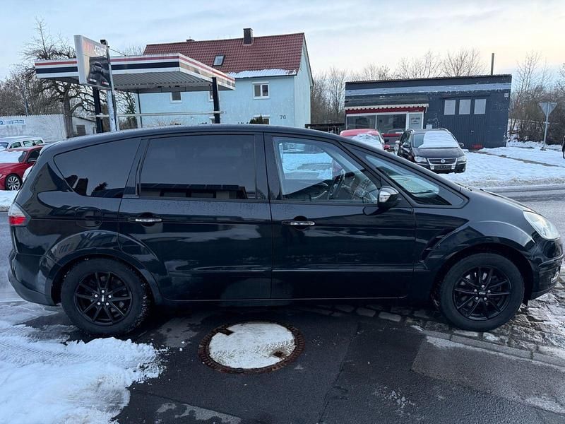 Gebraucht Ford S-MAX Titanium 140 PS (102 kW) 2009 Schwarz Van / Kleinbus
