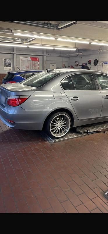 Second-hand BMW 525 192 CP (141 kW) 2004 Gri Berlinǎ