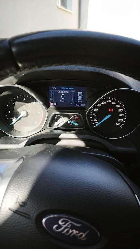 Gebraucht Ford Kuga Titanium 140 PS (102 kW) 2014 Grau SUV