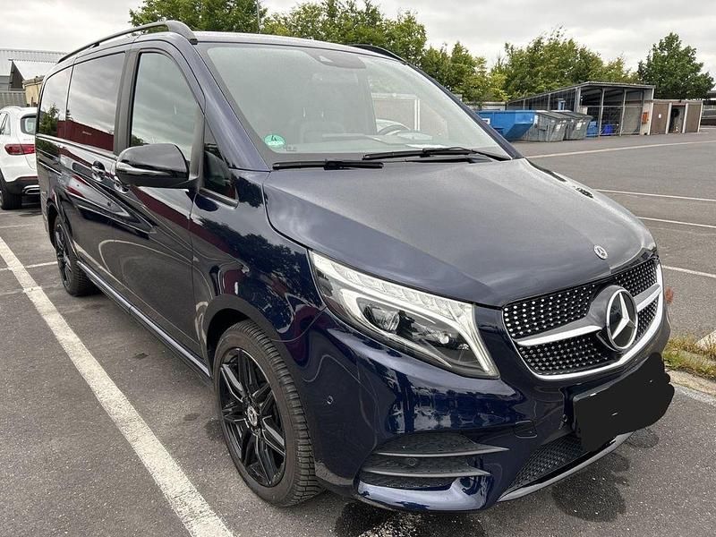 Gebraucht Mercedes V300 AMG 239 PS (175 kW) 2020 Blau Van / Kleinbus