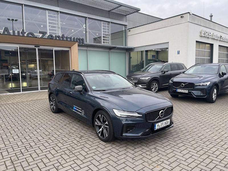 Gebraucht Volvo V60 Plus 310 PS (228 kW) 2025 Blau Kombi