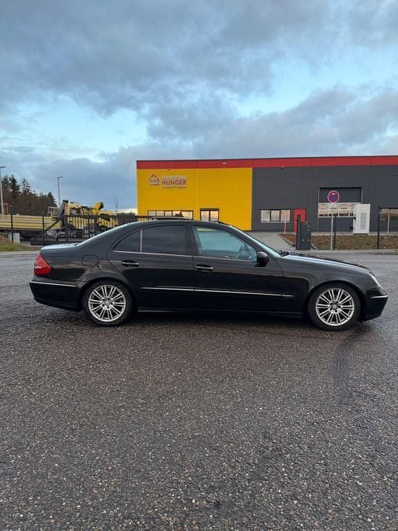 Gebraucht Mercedes E270 177 PS (130 kW) 2003 Schwarz Limousine