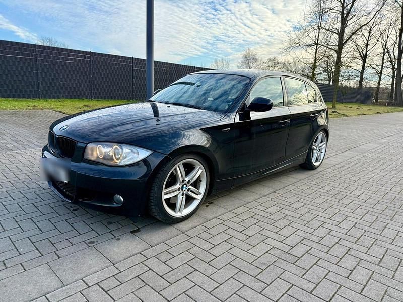 Gebraucht BMW 123 Advantage 204 PS (150 kW) 2011 Schwarz Kleinwagen
