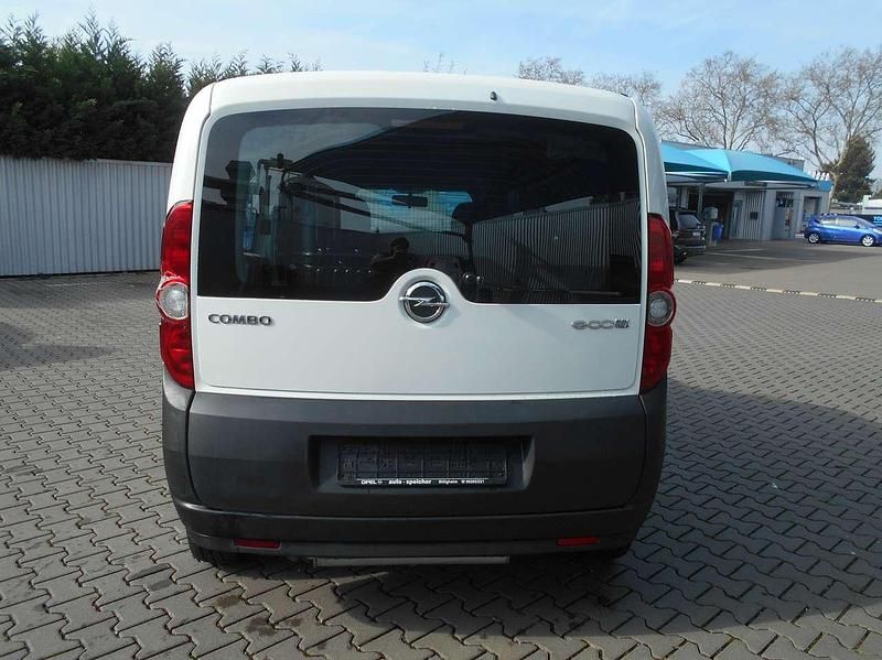 Gebraucht Opel Combo 95 PS (69 kW) 2017 Weiß Van / Kleinbus
