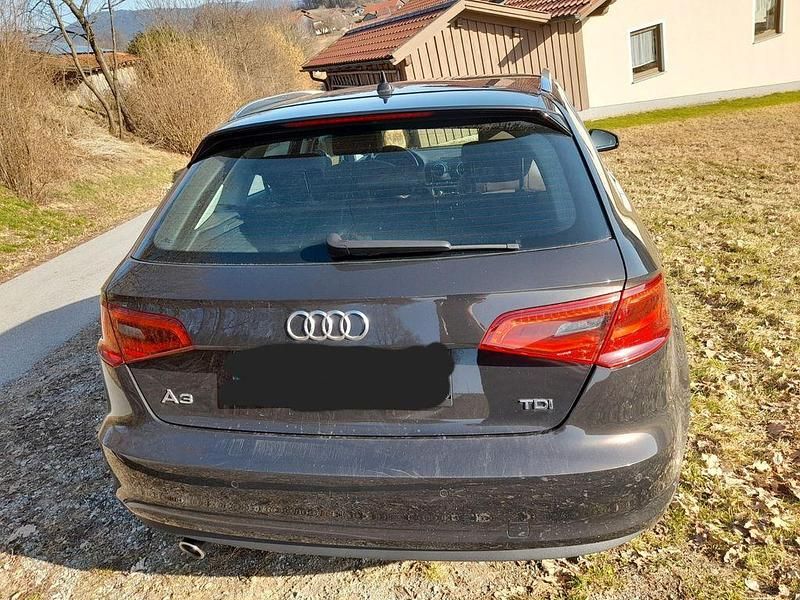 Gebraucht Audi A3 Ambiente 110 PS (80 kW) 2016 Braun Limousine