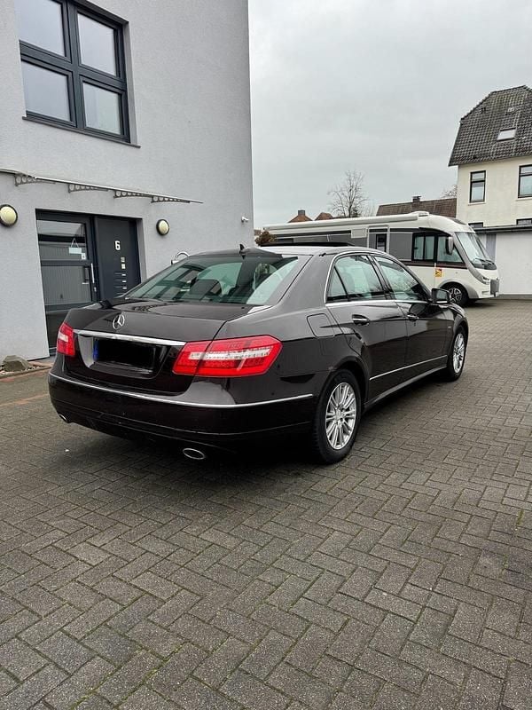 Gebraucht 2009 Mercedes E350 Limousine | 6.800 € (Superpreis) - Bild 1/4