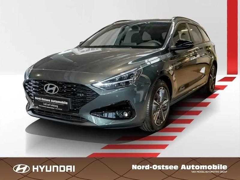 Gebraucht Hyundai i30 Advantage 100 PS (73 kW) 2026 Cypress green Kombi