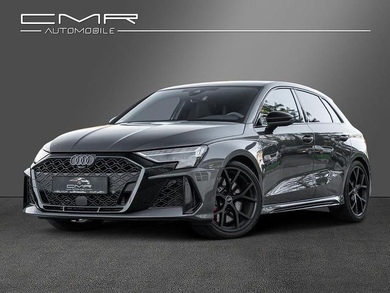 Grau Gebraucht 2025 Audi RS3 Sport Limousine | 64.989 € (Fairer Preis) - Bild 1/4