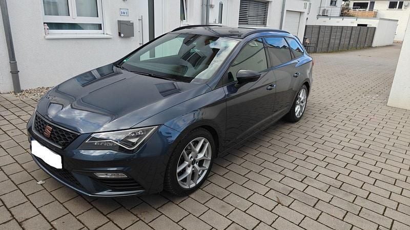 Grau Gebraucht 2020 Seat Leon ST 4Drive Kombi | 27.900 € (Fairer Preis) - Bild 1/4