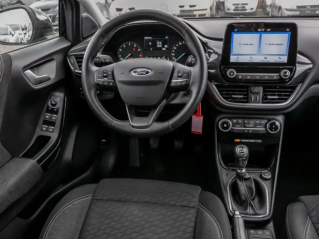 Używany Ford Puma Titanium 125 KM (91 kW) 2022 Czarny SUV