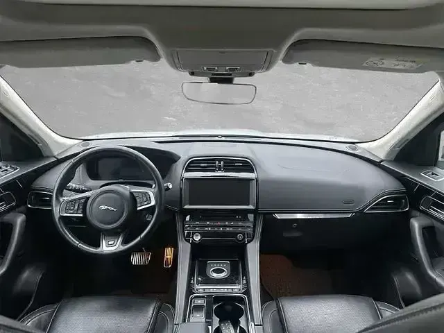 Gebraucht Jaguar F-Pace R-Sport 304 PS (223 kW) 2020 Keine SUV